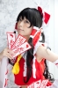 hakurei reimu by sakura chii
touhou cosplay pictures  