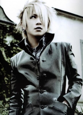 Reita ()  the GazettE
   Reita ()  the GazettE,    (photo, pictures, wallpapers, poster.
reita  arena    gazette gazette    gazette -